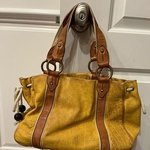 Marc Jacobs, yellow leather shoulder bag.